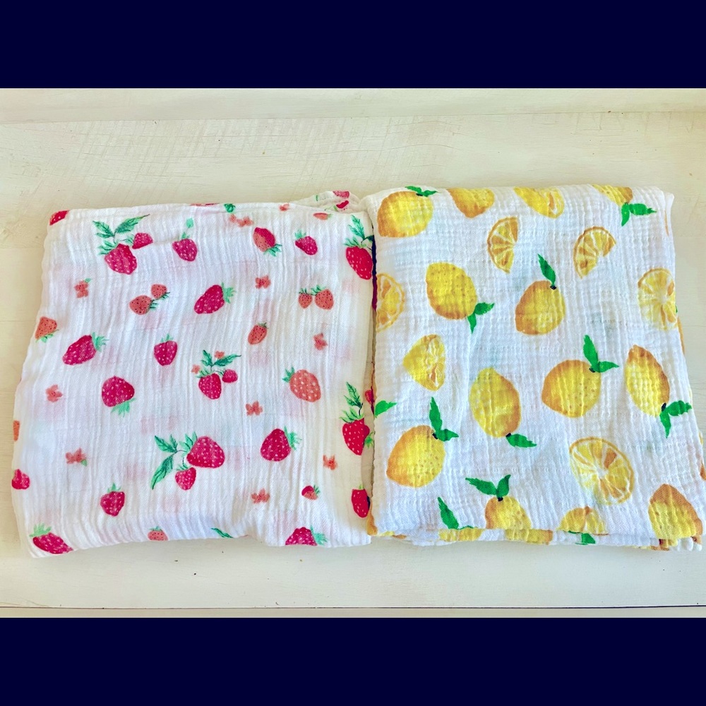 Little Unicorn – Berry Lemonade Cotton Muslin Swaddle Set 
100% Cotton